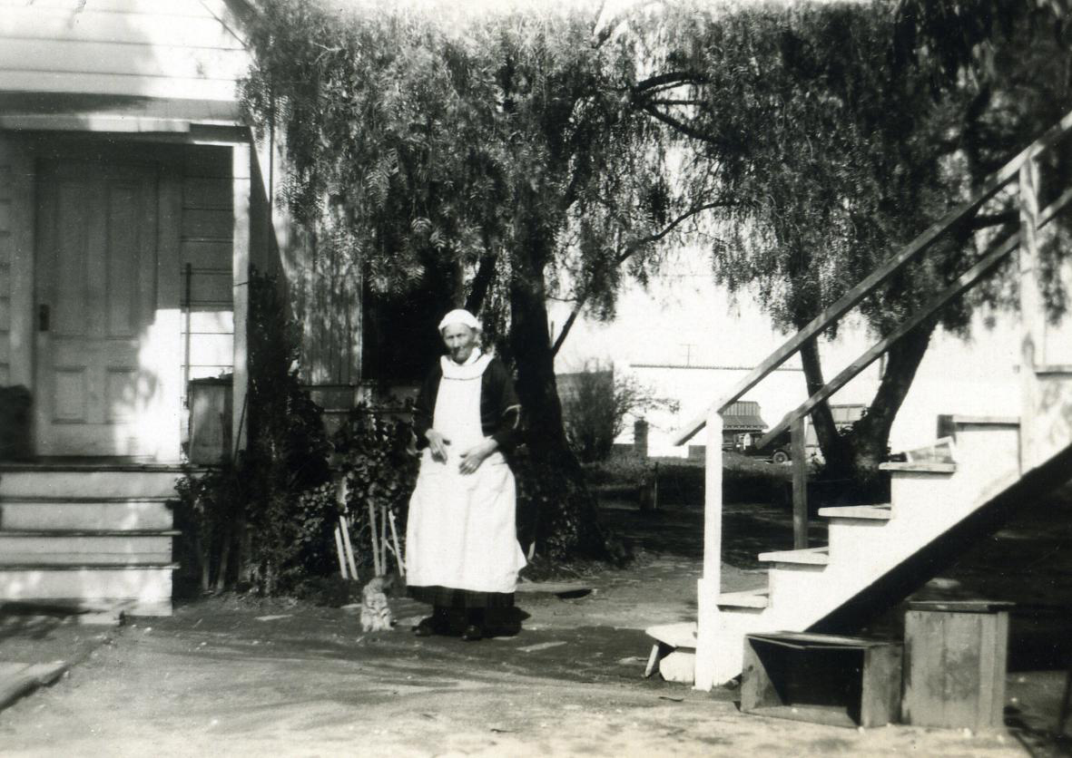 1928 - Mary (Wagner) Mertens, Manchester & Western Ranch House